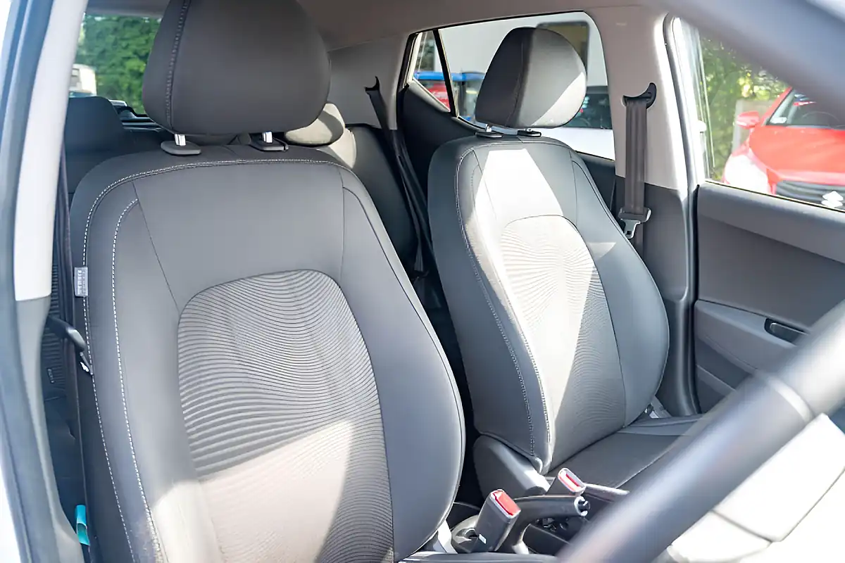 Used 2019 Hyundai I10 Play Polar White - Interior and Exterior details 16