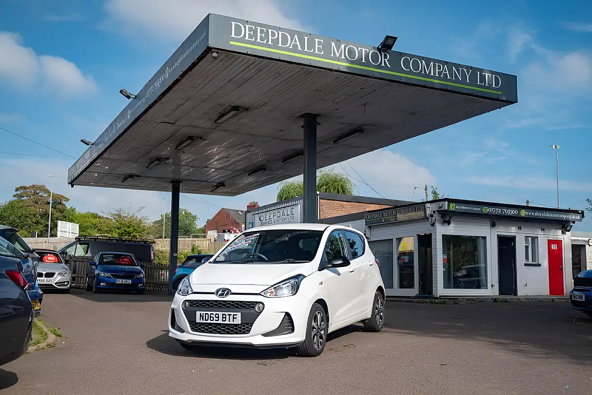 Used 2019 Hyundai I10 Play Polar White - Interior and Exterior details 18