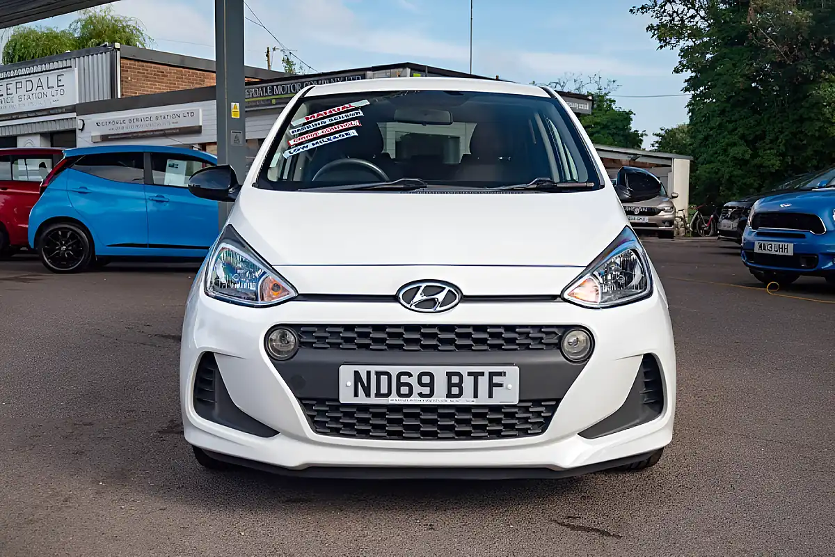 Used 2019 Hyundai I10 Play Polar White - Interior and Exterior details 3