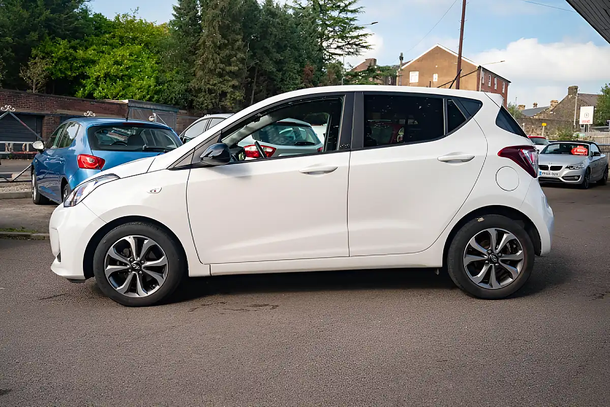 Used 2019 Hyundai I10 Play Polar White - Interior and Exterior details 5