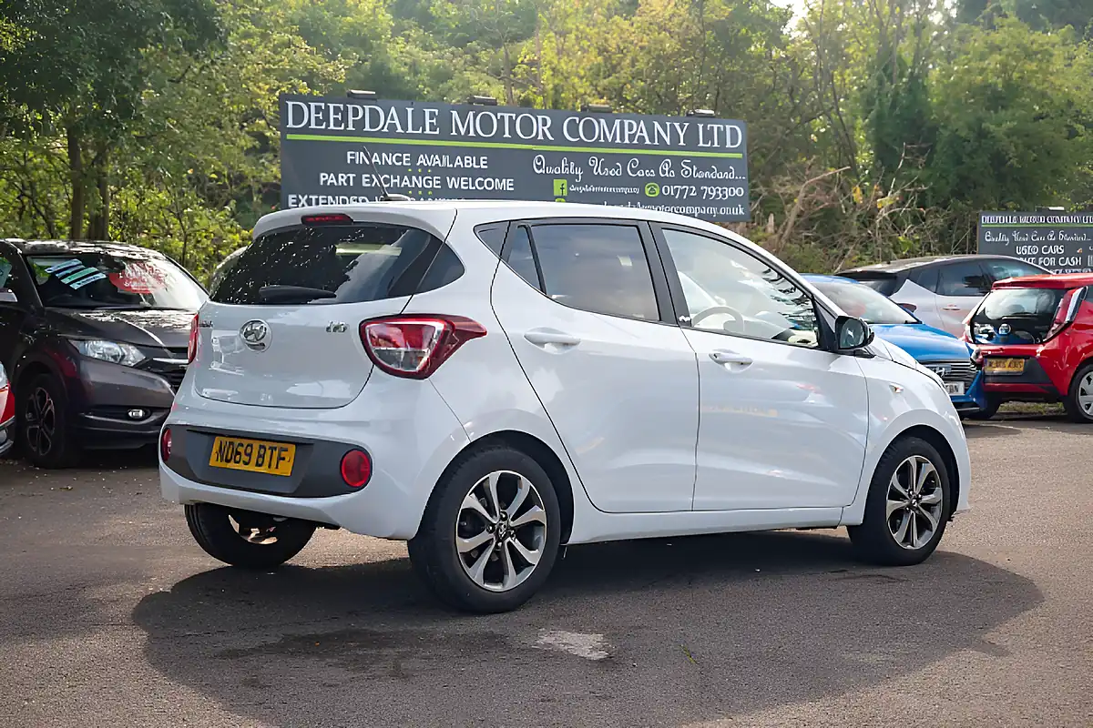 Used 2019 Hyundai I10 Play Polar White - Interior and Exterior details 8
