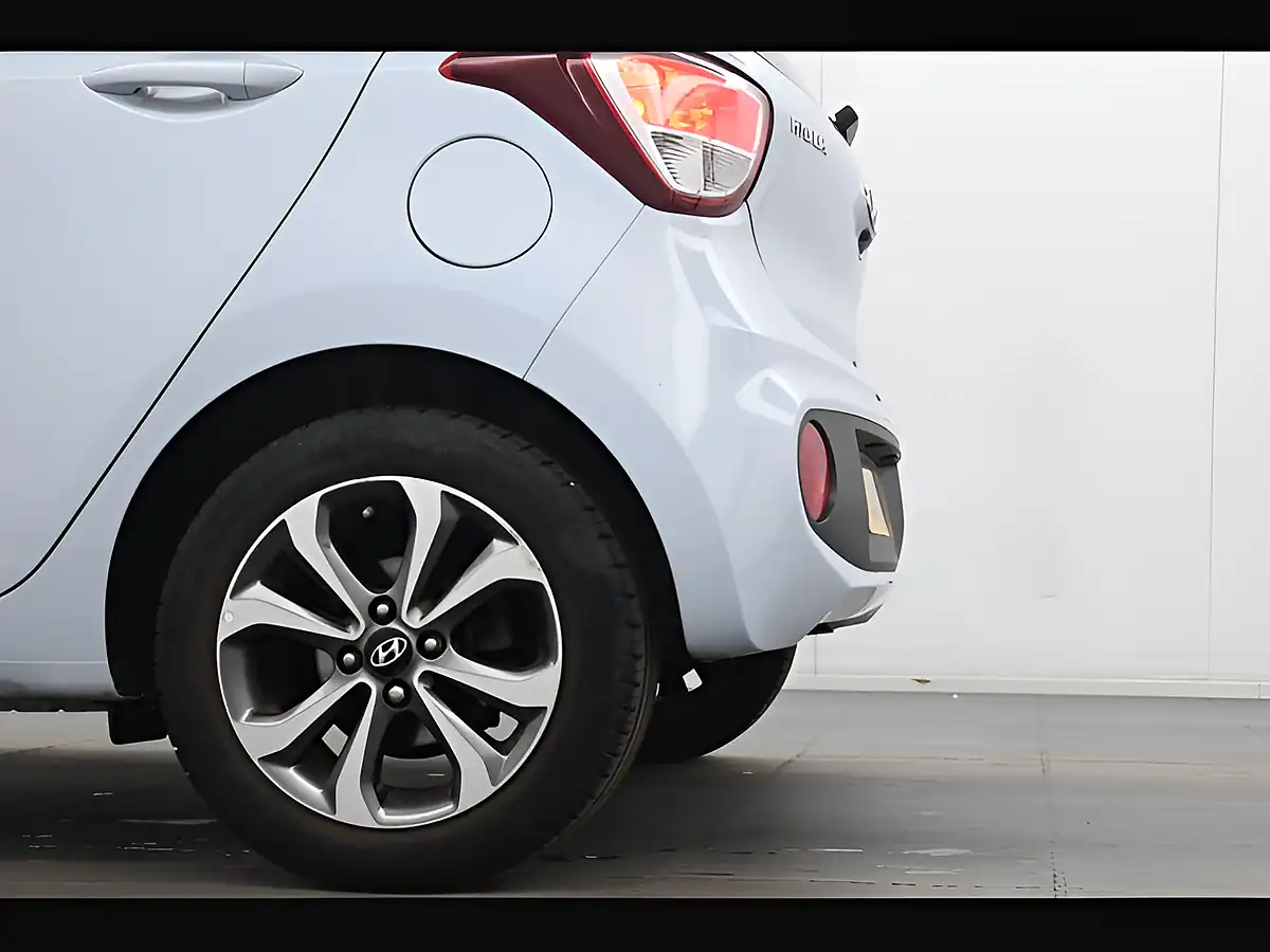 Used 2019 Hyundai i10 Play Stardust Grey - Interior and Exterior details 10