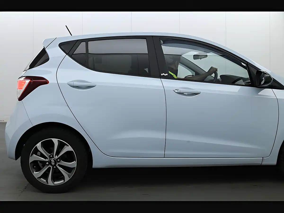 Used 2019 Hyundai i10 Play Stardust Grey - Interior and Exterior details 13