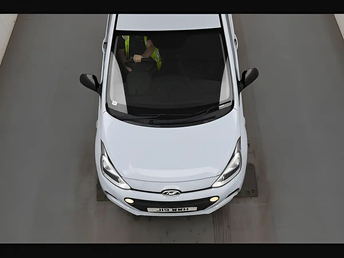 Used 2019 Hyundai i10 Play Stardust Grey - Interior and Exterior details 3