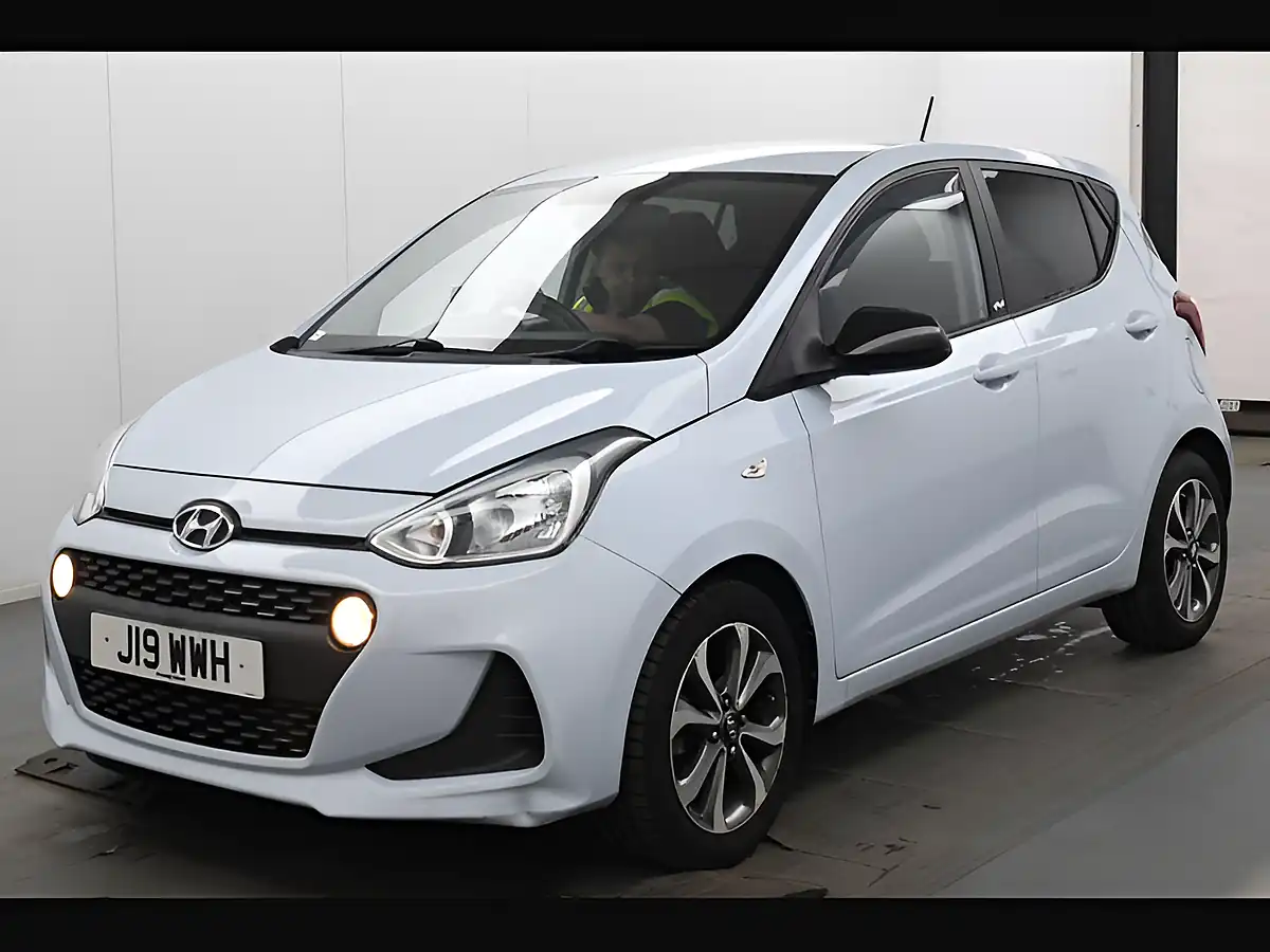Used 2019 Hyundai i10 Play Stardust Grey - Interior and Exterior details 5