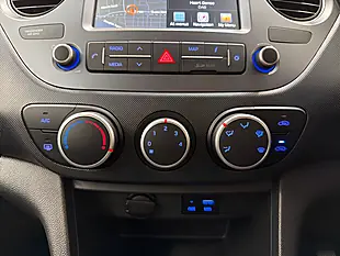 Used 2019 Hyundai i10 Play Tomato Red - Interior and Exterior details 11