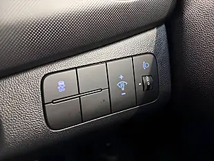 Used 2019 Hyundai i10 Play Tomato Red - Interior and Exterior details 16