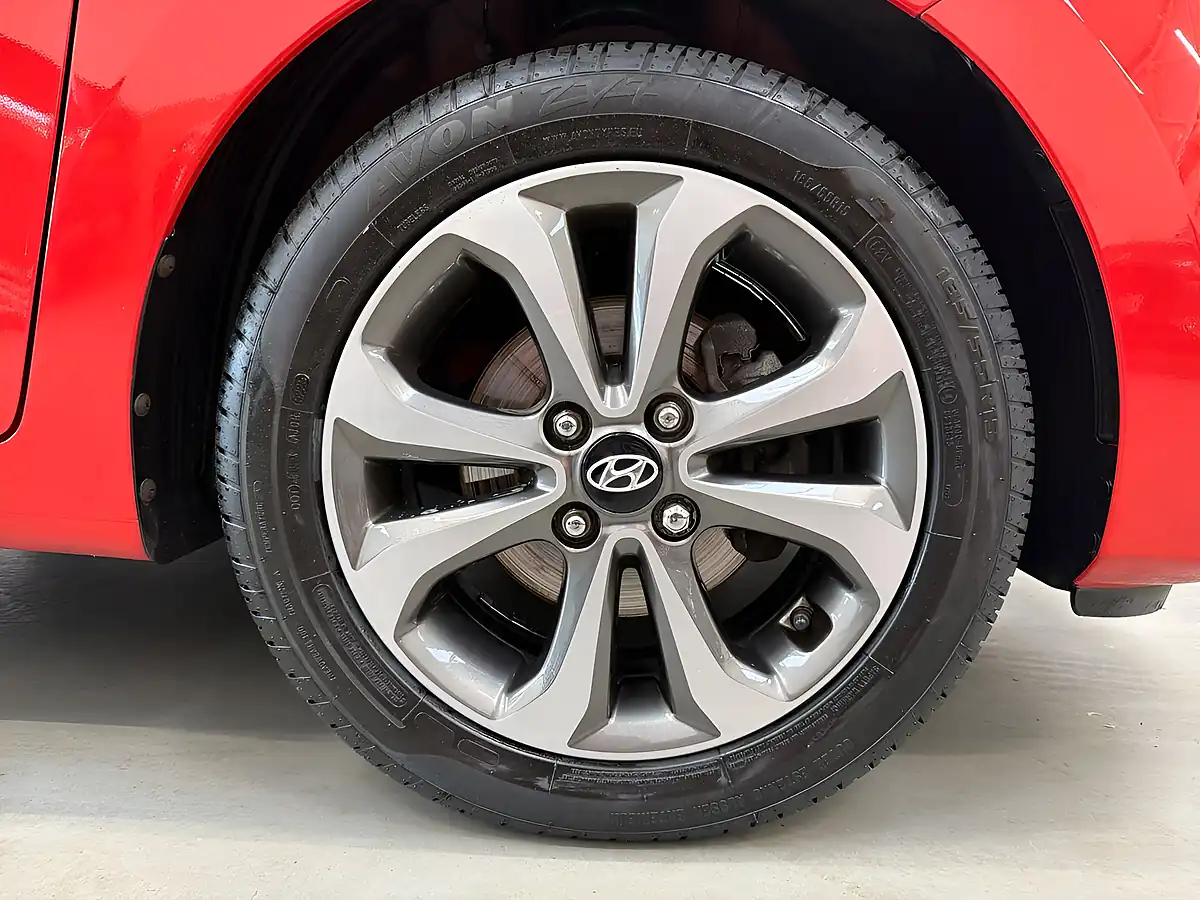 Used 2019 Hyundai i10 Play Tomato Red - Interior and Exterior details 7