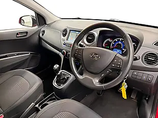 Used 2019 Hyundai i10 Play Tomato Red - Interior and Exterior details 8