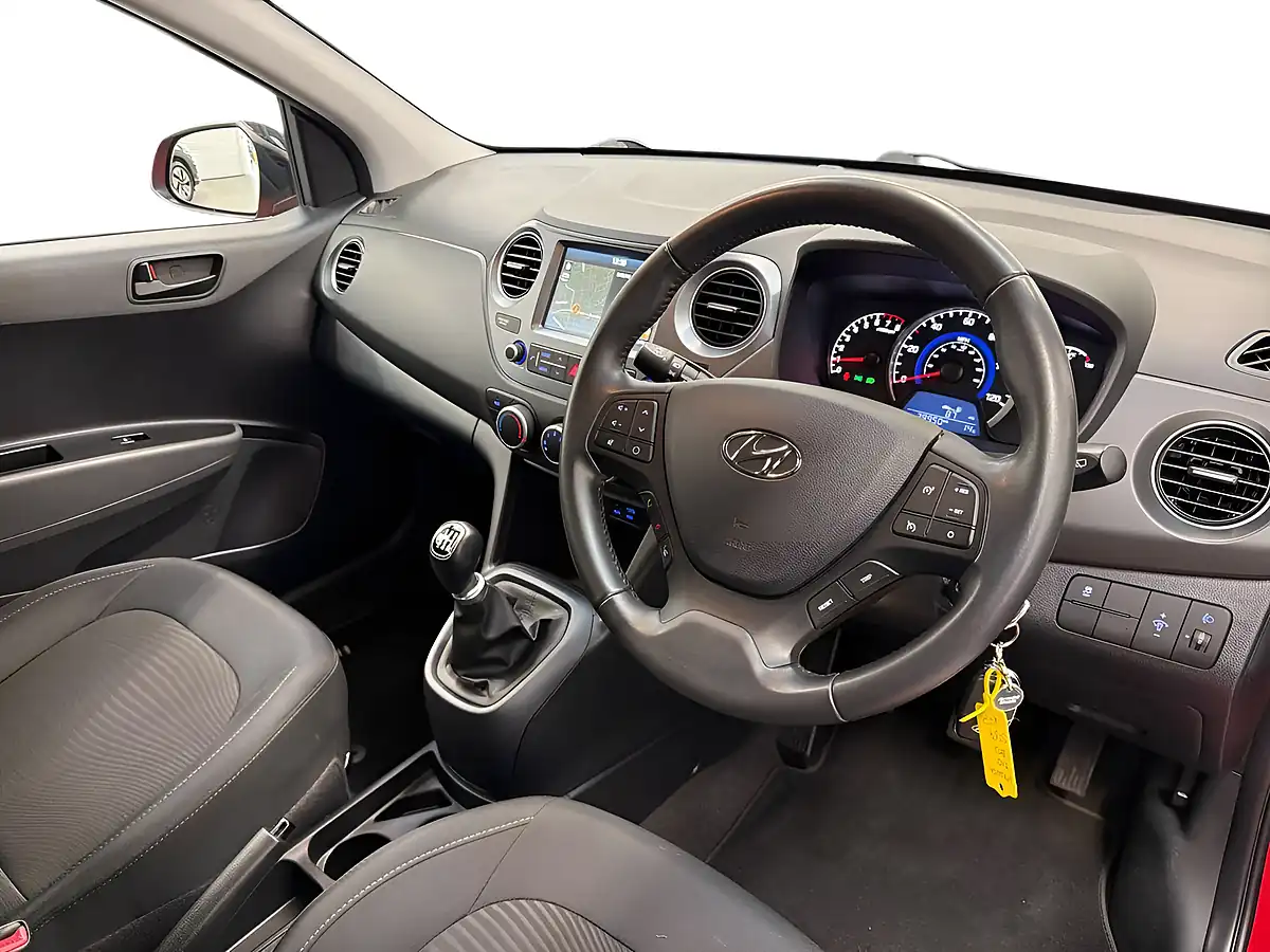 Used 2019 Hyundai i10 Play Tomato Red - Interior and Exterior details 8