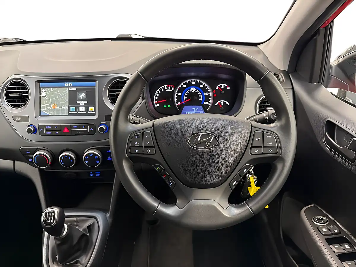 Used 2019 Hyundai i10 Play Tomato Red - Interior and Exterior details 9
