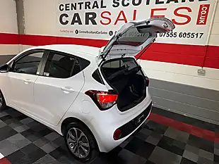 Used 2019 Hyundai i10 Play White - Interior and Exterior details 11
