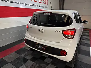 Used 2019 Hyundai i10 Play White - Interior and Exterior details 12