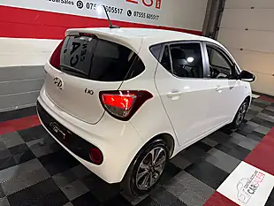 Used 2019 Hyundai i10 Play White - Interior and Exterior details 15