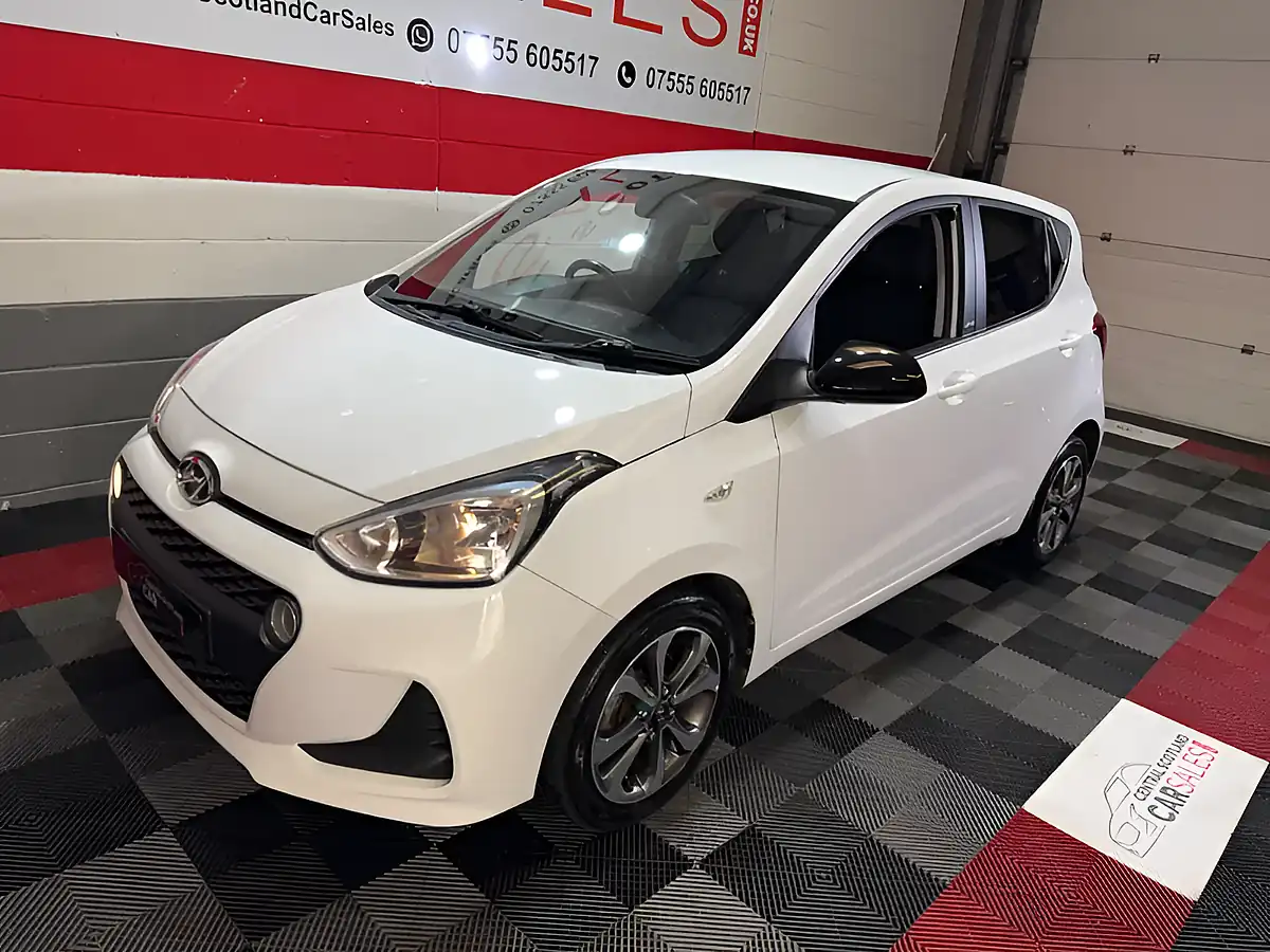 Used 2019 Hyundai i10 Play White - Interior and Exterior details 6