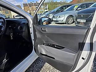 Used 2019 Hyundai I10 Play White - Interior and Exterior details 12
