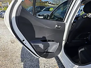 Used 2019 Hyundai I10 Play White - Interior and Exterior details 13
