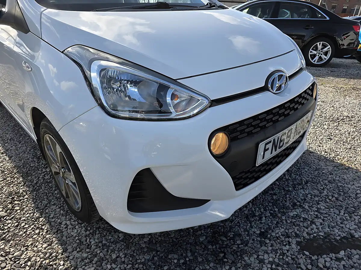 Used 2019 Hyundai I10 Play White - Interior and Exterior details 16