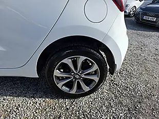 Used 2019 Hyundai I10 Play White - Interior and Exterior details 19