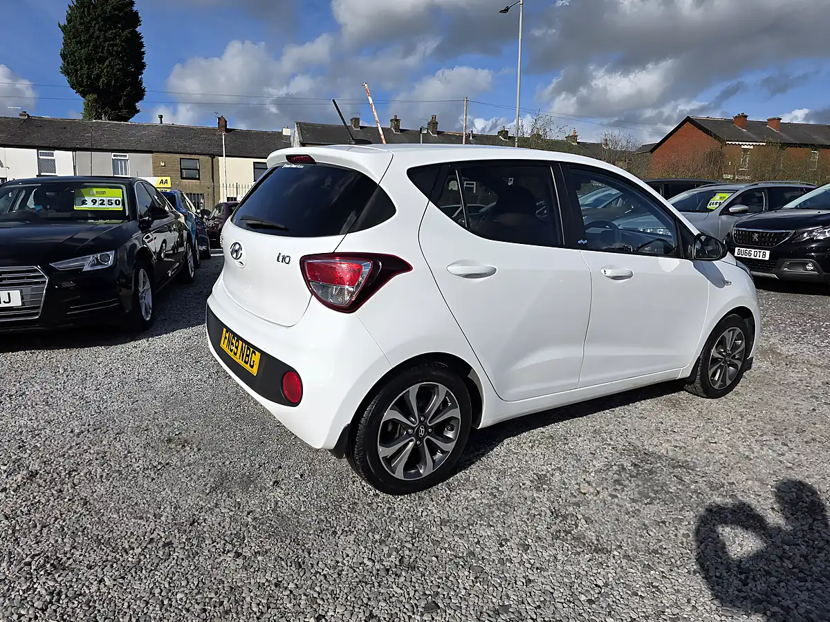 Used 2019 Hyundai I10 Play White - Interior and Exterior details 4