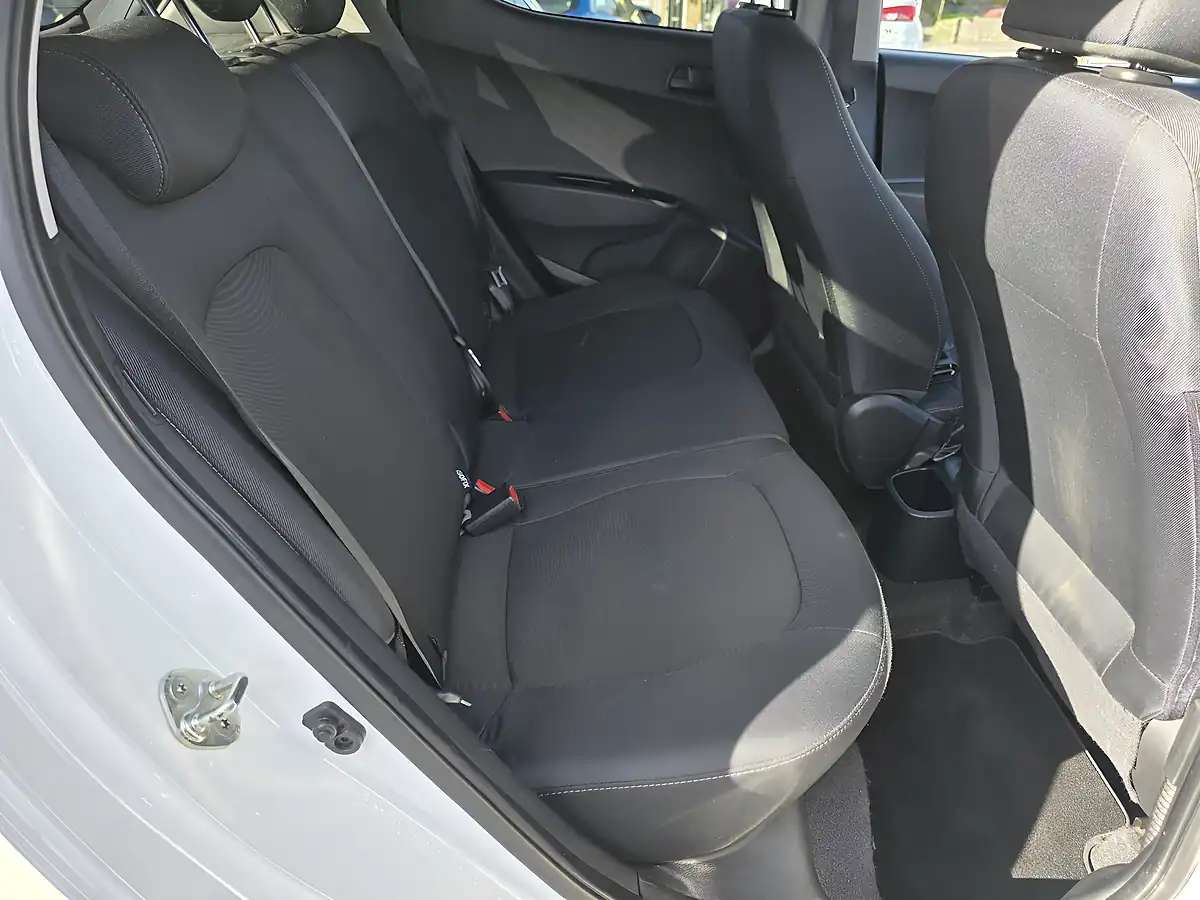 Used 2019 Hyundai I10 Play White - Interior and Exterior details 8