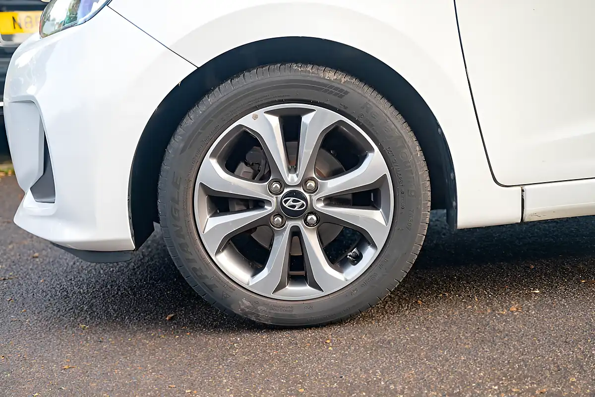 Used 2019 Hyundai I10 Play White - Interior and Exterior details 10
