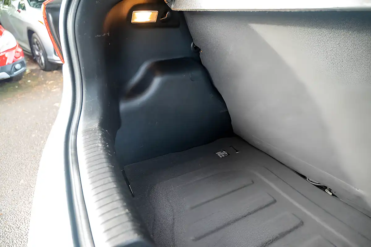 Used 2019 Hyundai I10 Play White - Interior and Exterior details 11