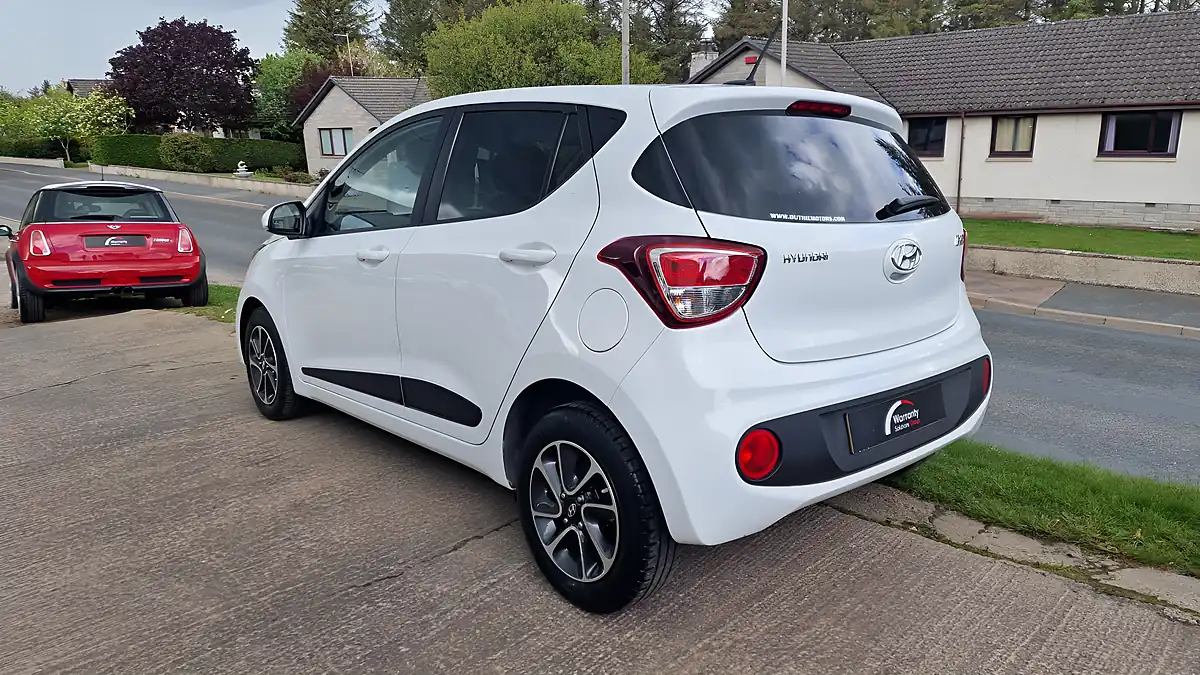 Used 2019 Hyundai i10 Prem White - Interior and Exterior details 7