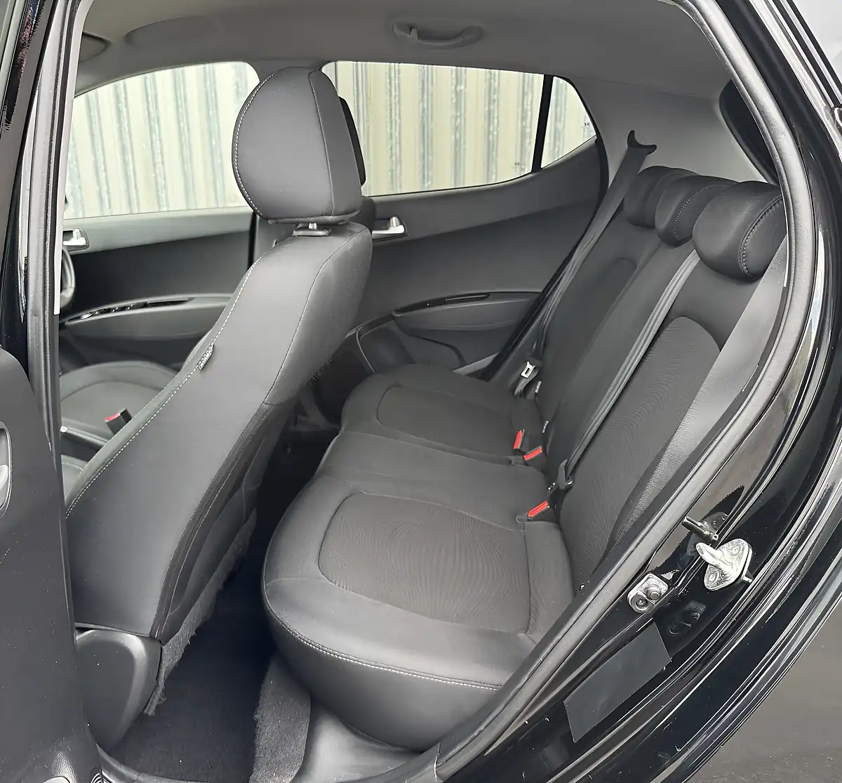 Used 2019 Hyundai I10 Premium Black - Interior and Exterior details 11