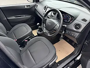 Used 2019 Hyundai I10 Premium Black - Interior and Exterior details 9