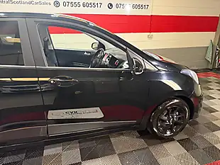 Used 2019 Hyundai i10 Premium Black - Interior and Exterior details 13