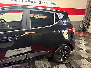 Used 2019 Hyundai i10 Premium Black - Interior and Exterior details 15
