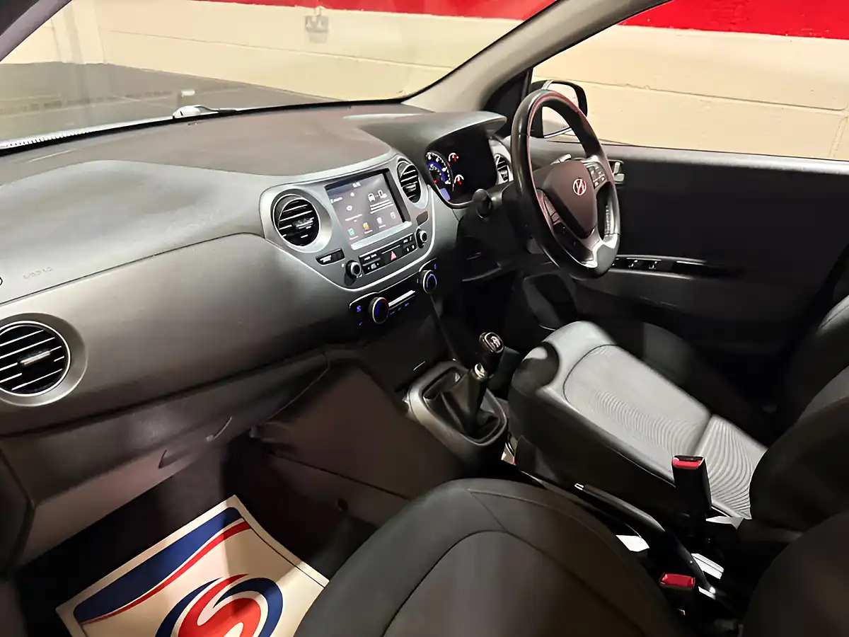 Used 2019 Hyundai i10 Premium Black - Interior and Exterior details 20