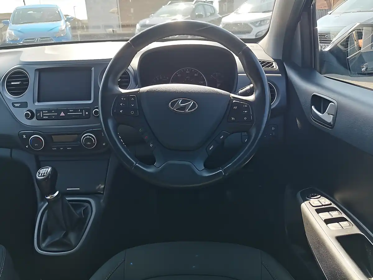 Used 2019 Hyundai I10 Premium Se Black - Interior and Exterior details 8