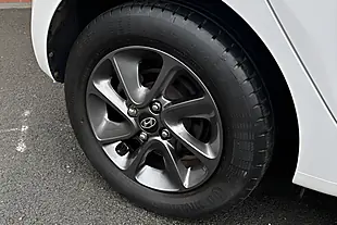 Used 2019 Hyundai i10 Premium White - Interior and Exterior details 12