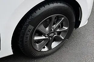Used 2019 Hyundai i10 Premium White - Interior and Exterior details 13