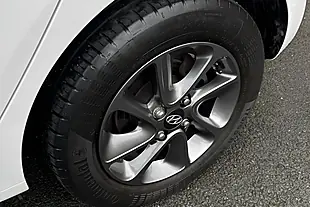 Used 2019 Hyundai i10 Premium White - Interior and Exterior details 14