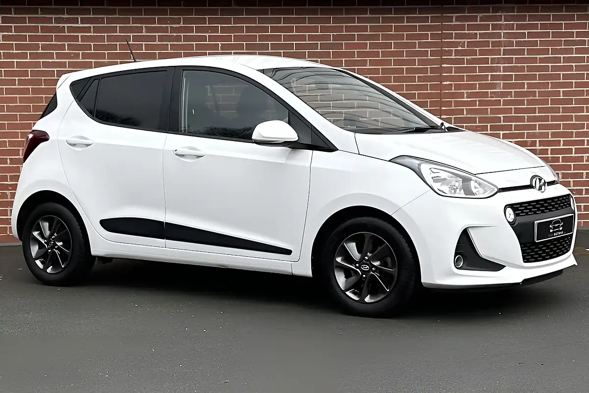 Used 2019 Hyundai i10 Premium White - Interior and Exterior details 15