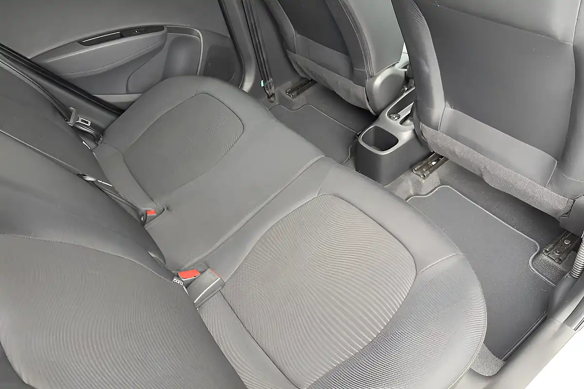 Used 2019 Hyundai i10 Premium White - Interior and Exterior details 17