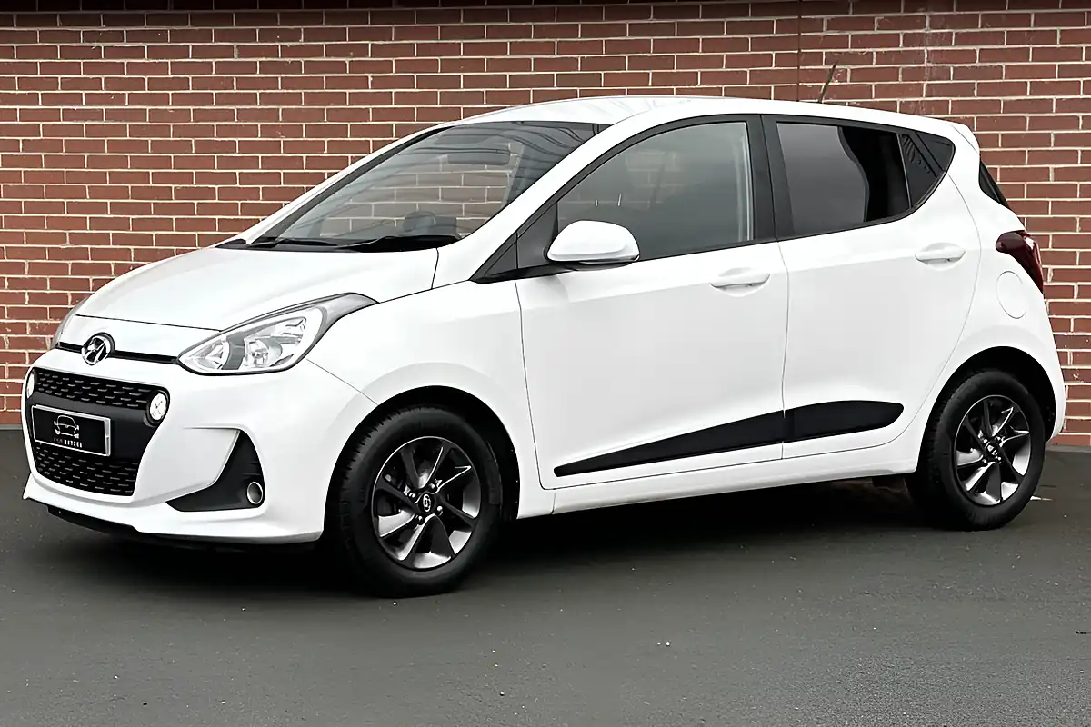 Used 2019 Hyundai i10 Premium White - Interior and Exterior details 19