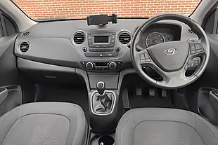 Used 2019 Hyundai i10 Premium White - Interior and Exterior details 4