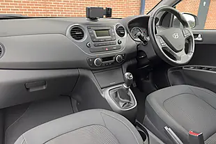 Used 2019 Hyundai i10 Premium White - Interior and Exterior details 5