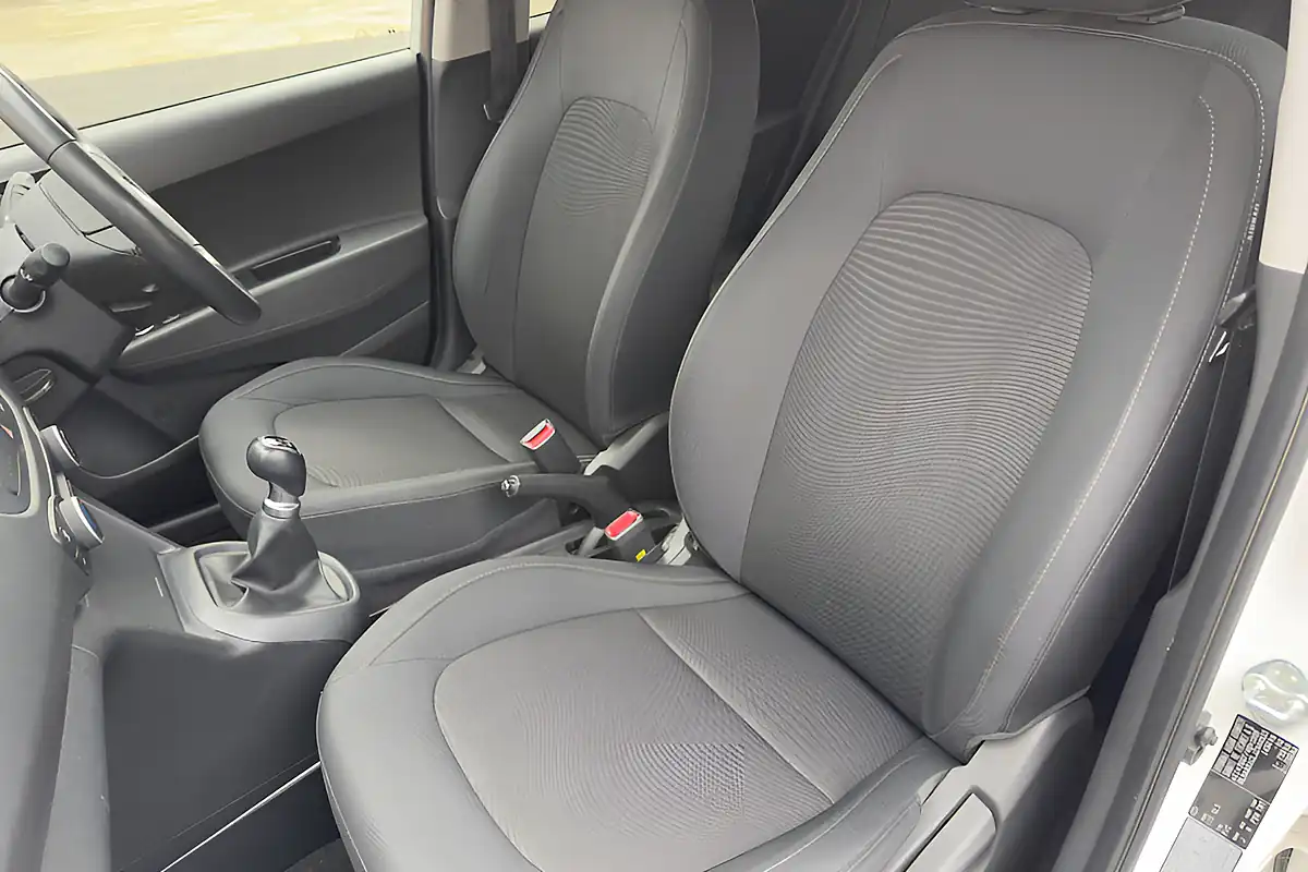 Used 2019 Hyundai i10 Premium White - Interior and Exterior details 6