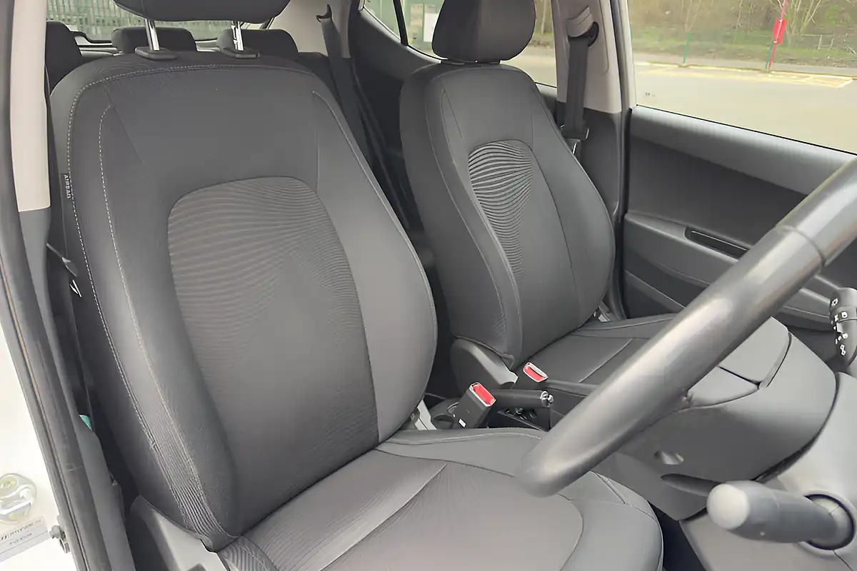 Used 2019 Hyundai i10 Premium White - Interior and Exterior details 7