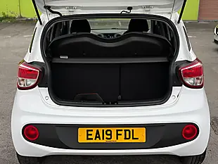 Used 2019 Hyundai i10 Premium White - Interior and Exterior details 11