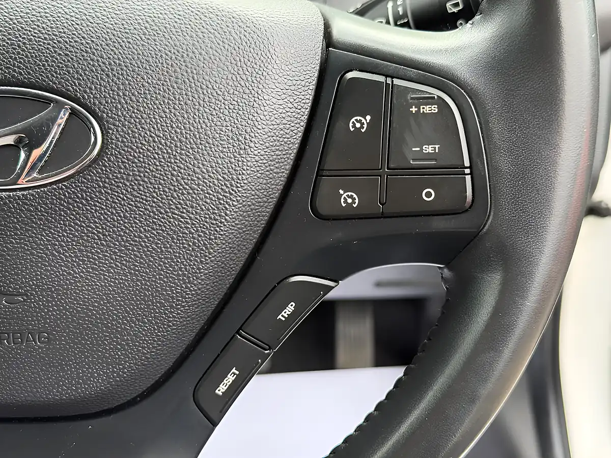 Used 2019 Hyundai i10 Premium White - Interior and Exterior details 18