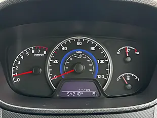 Used 2019 Hyundai i10 Premium White - Interior and Exterior details 19