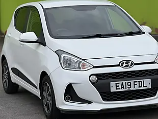Used 2019 Hyundai i10 Premium White - Interior and Exterior details 3