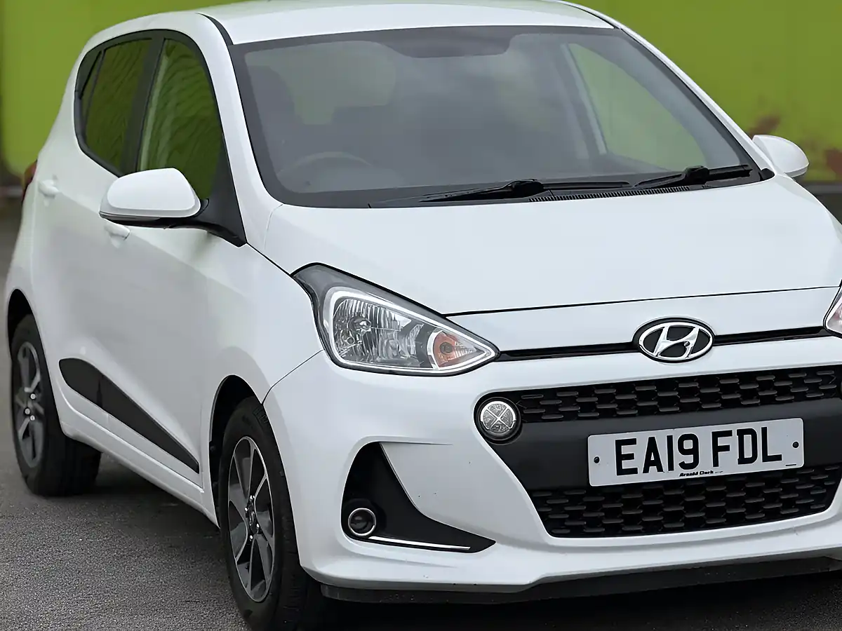 Used 2019 Hyundai i10 Premium White - Interior and Exterior details 3