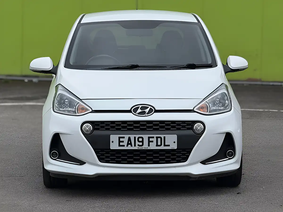 Used 2019 Hyundai i10 Premium White - Interior and Exterior details 5